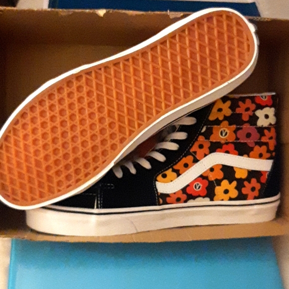 Vans Sk8-Hi Black Flower *NWT* - Picture 15 of 16